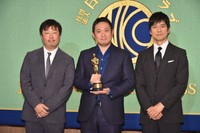 凱旋会見に出席した（左から）山本晃久プロデューサー、濱口竜介監督、西島秀俊　(C)2021『ドライブ・マイ・カー』製作委員会