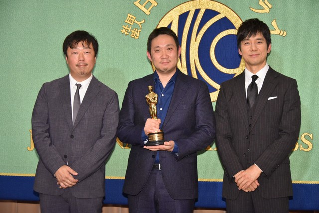 凱旋会見に出席した（左から）山本晃久プロデューサー、濱口竜介監督、西島秀俊　(C)2021『ドライブ・マイ・カー』製作委員会