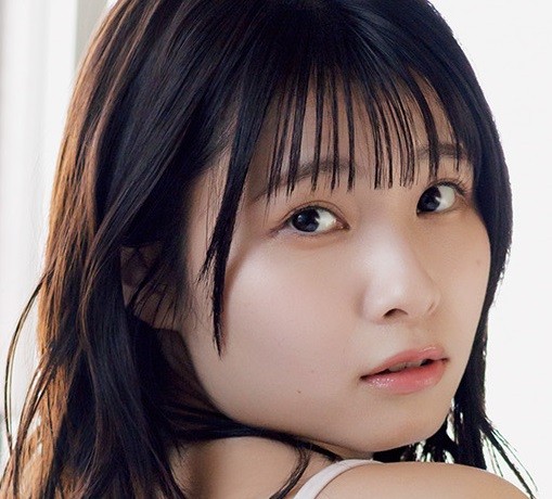 三田のえ（撮影：青山裕企　ヘアメイク：海瀬志津奈（JULLY）　スタイリング：菊地文子　衣装協力：CANDY FRUIT）
