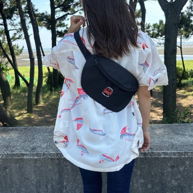 田原さんが展開する深海魚ブランドLavca.mのシャツ（田原さん提供）