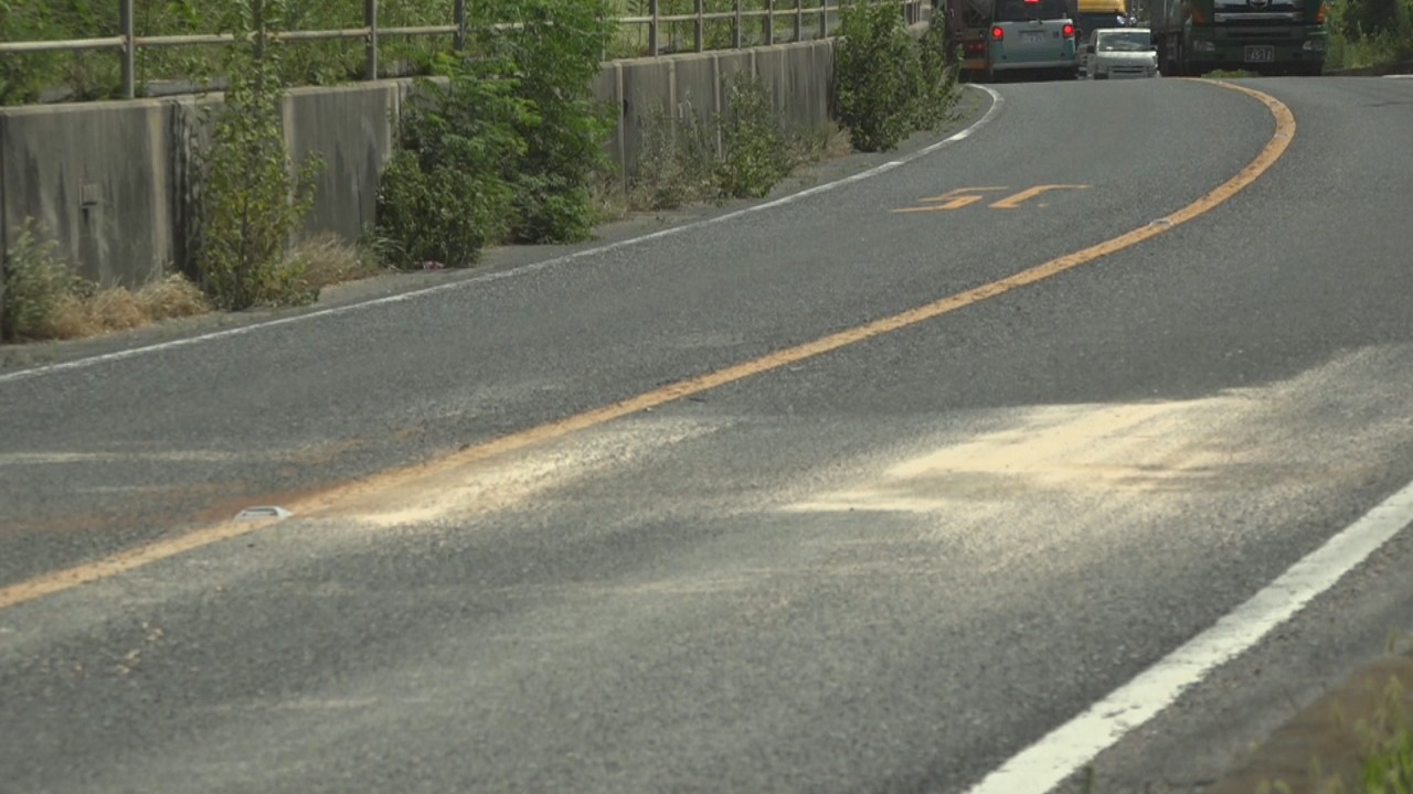 センターラインをはみ出し大型トラックと正面衝突 乗用車の19歳男性が重体 岡山 里庄町 Ksbニュース Ksb瀬戸内海放送