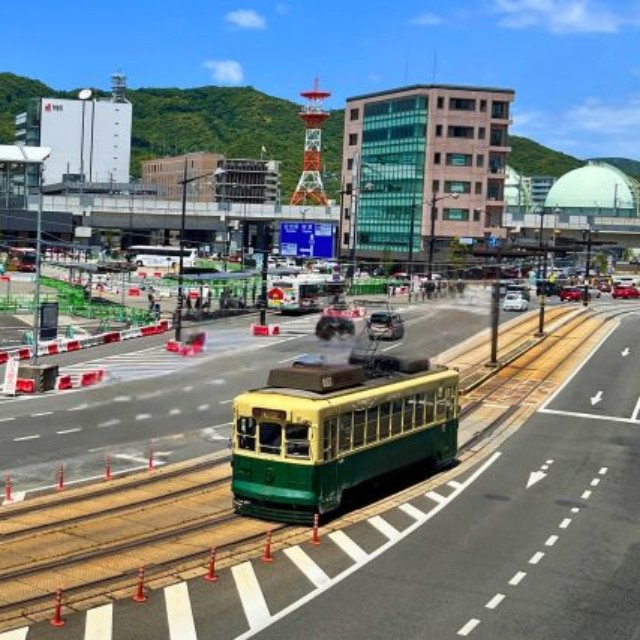 長崎市内を運行する長崎電気軌道（ハシグチカナデリヤさん提供）