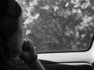 子育て支援の陰で負担増の「独身で子供がいない」人にも目を向けて