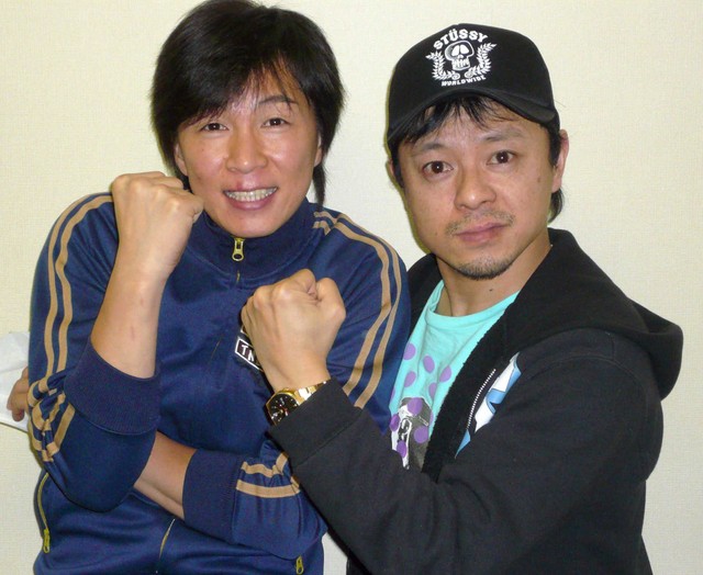 コンビ名を水玉れっぷう隊からバイキングへと改名し、初座長公演に挑む松谷賢示（右）と荒木良明（2008年）