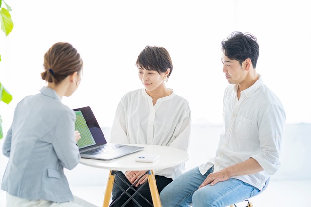 “パワーカップル”の資産運用の実態は…　※画像はイメージです（maru54/stock.adobe.com）