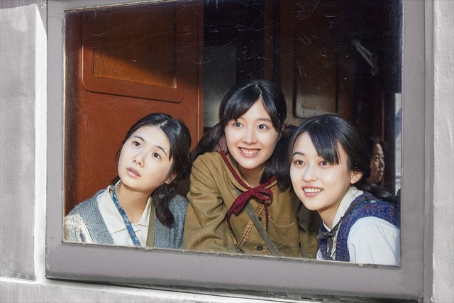 左から：小野花梨、 川床明日香、菊池日菜子の好演光る (C)2025「長崎―閃光の影で―」製作委員会 