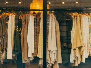 好きな人が出来た大学2年の秋。ノーメイクにパーカーだった私はメイク道具を買い漁った