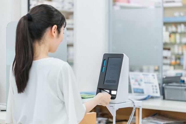 マイナ保険証、本当に便利になった？　※画像はイメージです（buritora/stock.adobe.com）