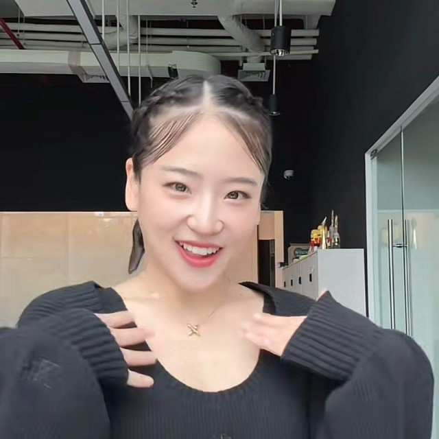 仲川遥香さんのTikTok（@haruchan210）から