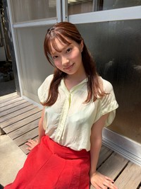 里仲菜月さんのインスタグラム (@natsuki_satonaka)より