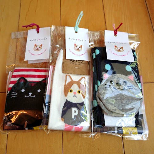 「ちよだニャンとなる会」が販売する、オトナ女子にも人気の猫柄チャリティ・ソックス