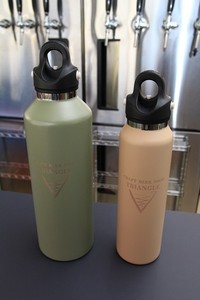 炭酸が抜けないように作られた水筒。ビールを入れてもOK。