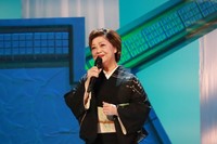 日本歌手協会「夏まつり唄まつり2026」でオークションに出品された着物を着用した松原のぶえさん