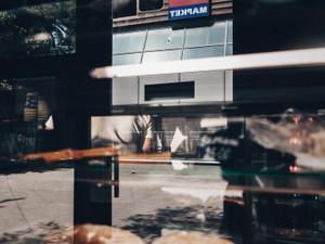 親の都合で上京したわたしにとって、地元は「逃げ場」だった