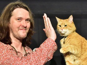 映画化された“奇跡の猫”ボブと、飼い主をインタビュー