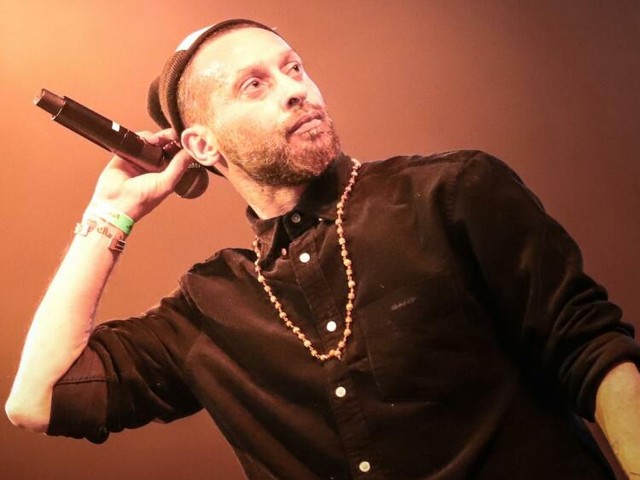 パレスチナ人ラッパーが語る　現実を変えない音楽　狂わないためのセラピーで悪いか