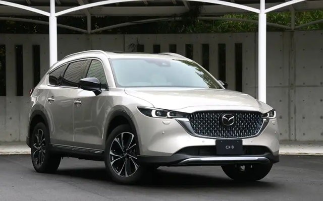 CX-8（KG系）の全景（提供：norico by ガリバー）