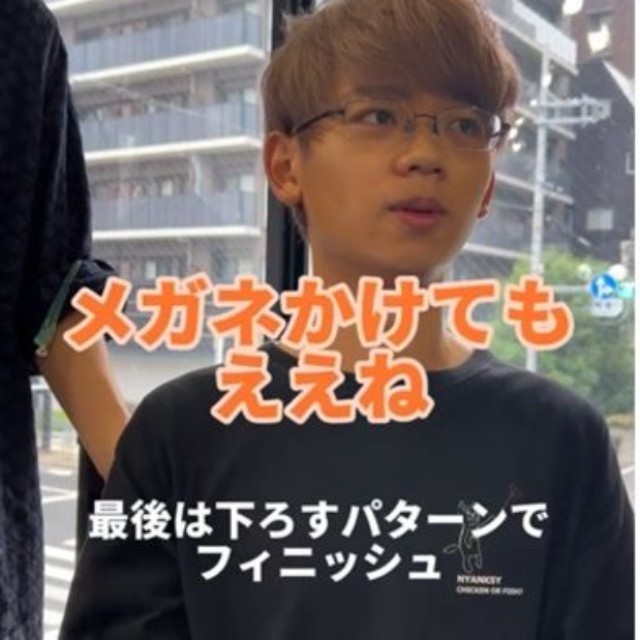 新ヘアスタイルにはメガネも馴染んでいる／投稿主さん提供