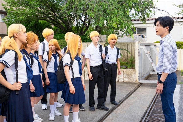 金髪デモ発生中