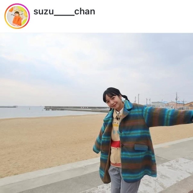 山之内すずインスタグラム(@suzu____chan)より