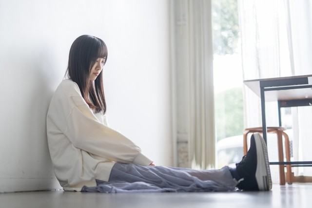 友だちの恋人を好きになってしまったかも…　※画像はイメージです（K+K/stock.adobe.com）