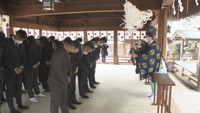 香川オリーブガイナーズが開幕を前に必勝祈願　石清尾八幡宮