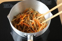 汁気をとばし、濃いめの味付けにすると菌の増殖が抑えられる（提供画像）