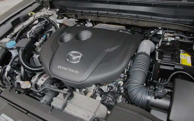 CX-8（KG系）のエンジンルーム（提供：norico by ガリバー）