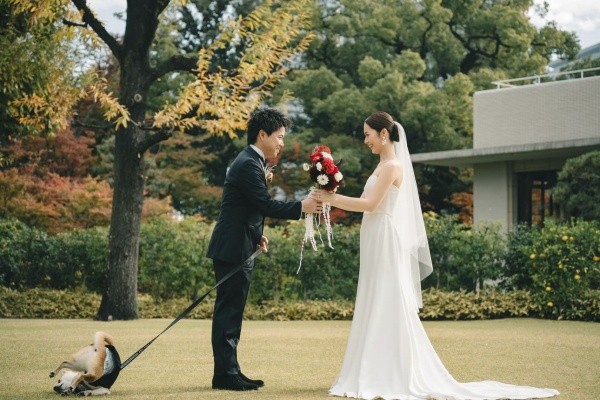 ファーストミートの素敵なショットーー背後では、ころっけくんがゴロン！（画像提供：Threads／@north_017さん）