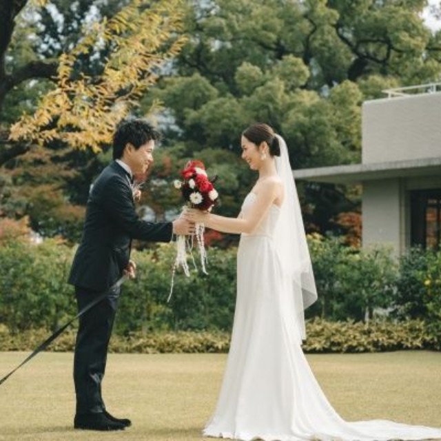 ファーストミートの素敵なショットーー背後では、ころっけくんがゴロン！（画像提供：Threads／@north_017さん）