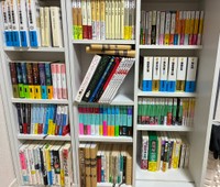 現在250冊以上の本がここに。これから約240冊をじっくり読んでいくそう（ヤマトさんXより）