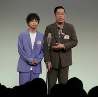 エバース（左から）佐々木隆史、町田和樹