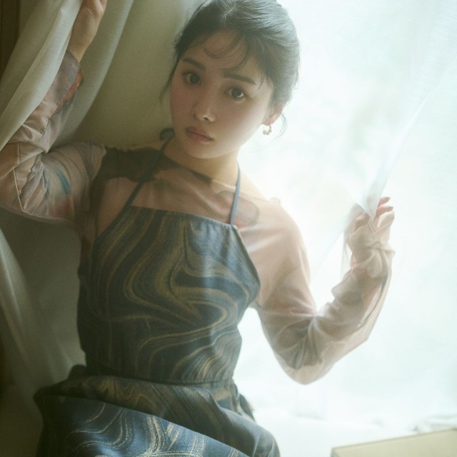 『実熊瑠琉フォトスタイルブック みくまるる』©KADOKAWA/撮影：熊木優