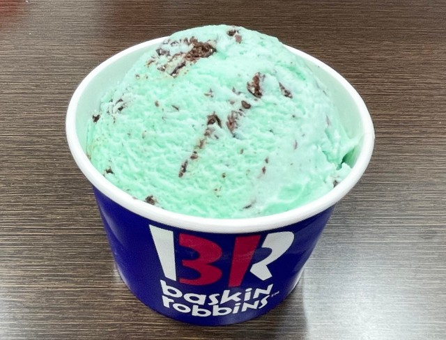 【チョコミン党】党首のチョコレートミント。ミントの爽やかな口当たりに、チョコレートがやさしく融合することでサーティワン アイスクリームならではの絶妙の味に！