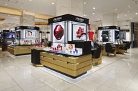 「SHISEIDO」のカウンター（資生堂提供）
