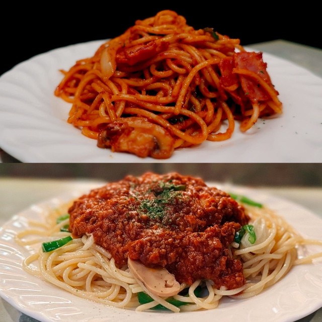 パスタメニューで、ライバル関係！？　上／ナポリタン1500円、下／ミートソース1500円。ミートソースのオーダー数は、ナポリタンの半分。やはり喫茶店といえばナポリタンが強い！？（「喫茶 王城」のXより）