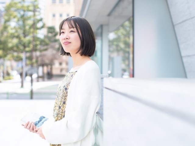 辻堂ゆめさんインタビューフォト集|好書好日