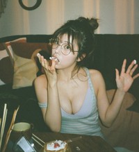 「週プレ」に登場した松田実桜©オノツトム／集英社
