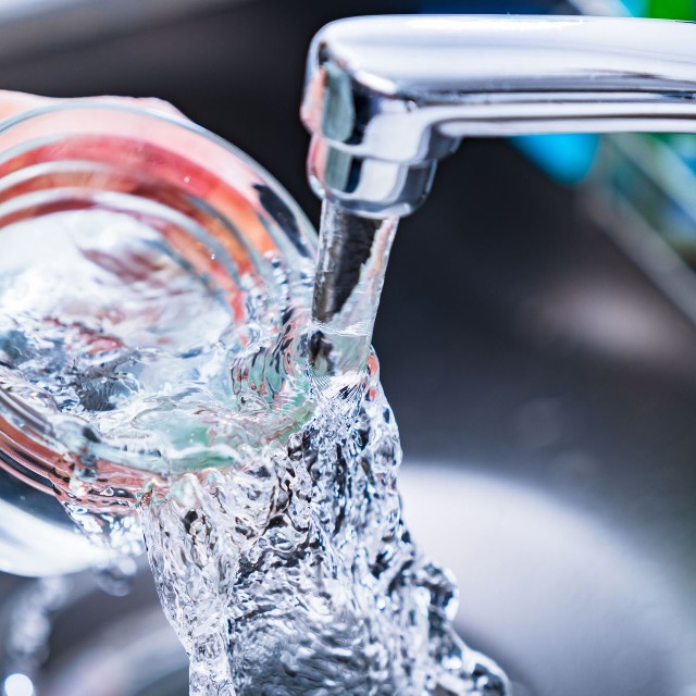 実は「水道水（軟水）」が正解なんだそう※画像はイメージです（show999/stock.adobe.com）