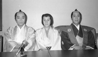 左から田村高廣さん、正和さん、亮の３兄弟