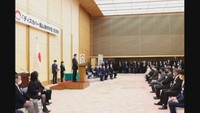 授賞式　首相官邸　9日