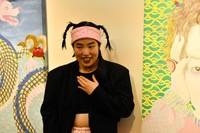 MLB・大谷翔平投手が婚約発表した直後に、「緊急会見」と題したインスタライブをおこない世間をざわつかせたゆりやんレトリィバァ。翌日も意味深に左手の指輪を見せて注目を集めていた