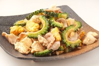 自分好みのゴーヤを選ぼう！※画像はイメージです（sasazawa/stock.adobe.com）