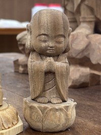 去年、大学の学校祭で販売したという小仏（濱里さん提供）