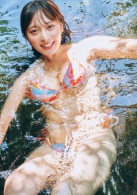 沢美沙樹「旬撮GIRL Vol.28」（扶桑社）より＝撮影／岡本武志 ヘアメイク／田森春菜（JULLY） スタイリング／設楽和代