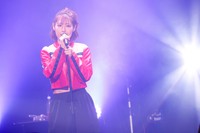 熱唱する瀧本美織＝渋谷ストリームホール