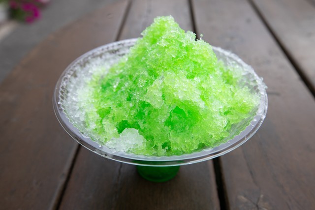 「かき氷」といえば、一般的にはこんな雰囲気ですが…　※画像はイメージです（UMI/stock.adobe.com）