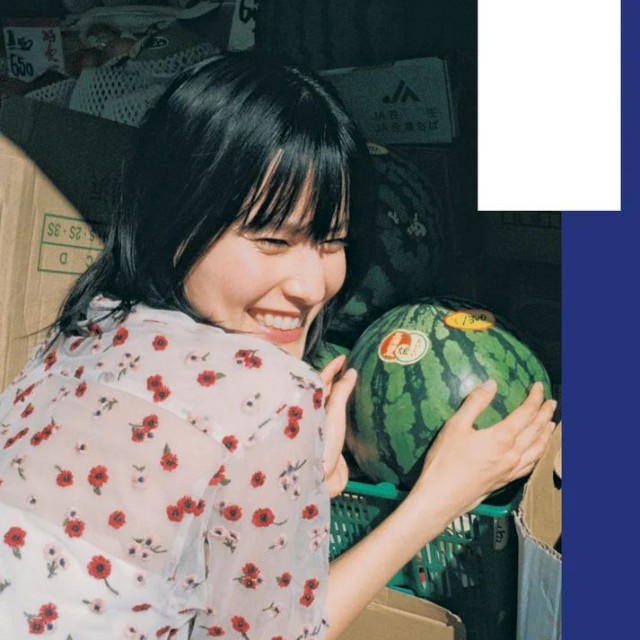 橋本愛20代ラスト写真集『MOOD BOARD：』【通常版裏表紙】（夏編）撮影：増田彩来