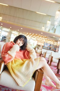 「桜井日奈子2023カレンダーブック」（東京ニュース通信社刊）より