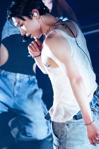 NCT、WayVに所属するテンがワールドツアーを実施、東京で最終日を迎えた